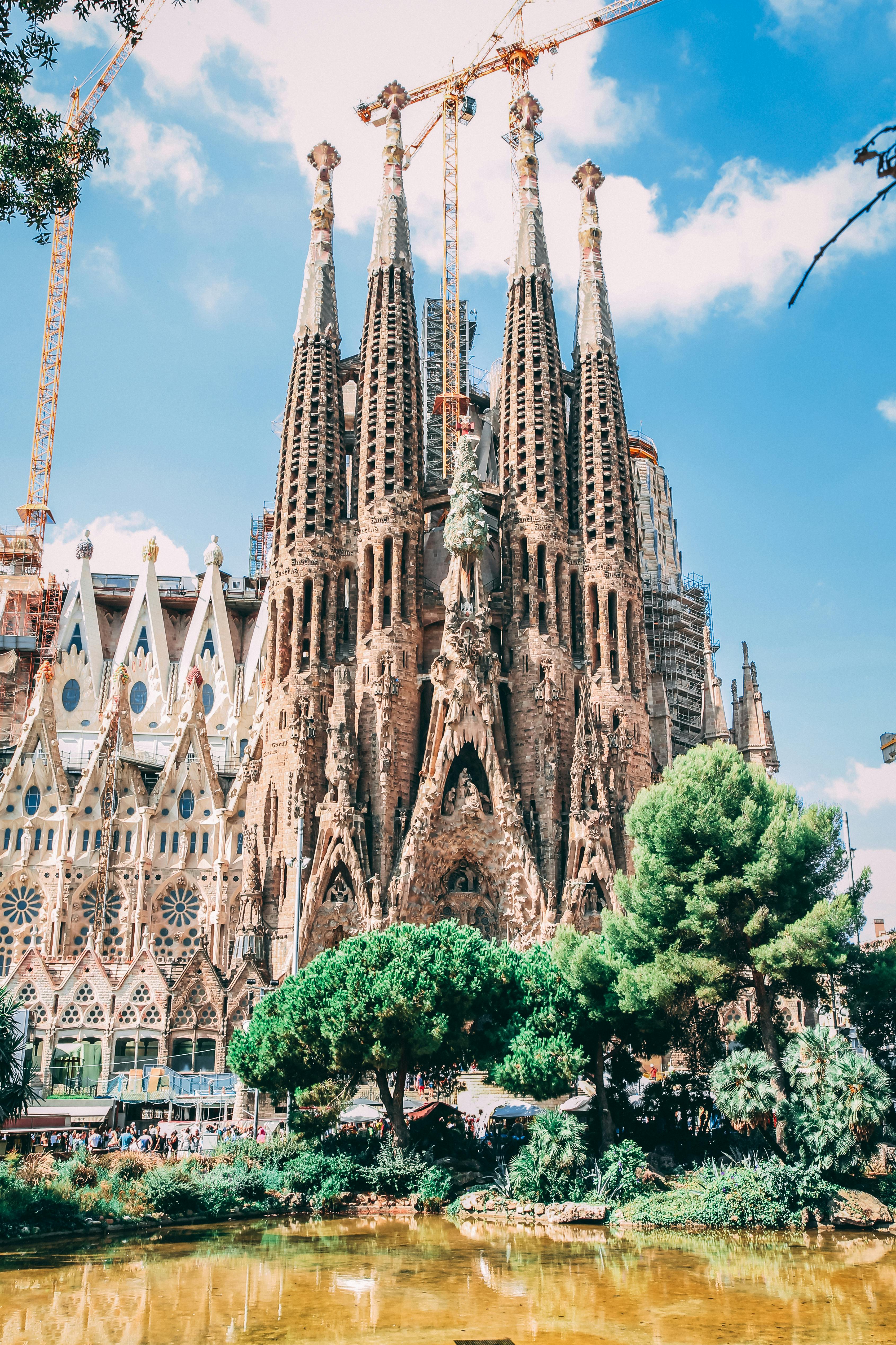 BARCELONA TO MIAMI + 3 NIGHTS BARCELONA HOTEL + ROUNDTRIP AIR